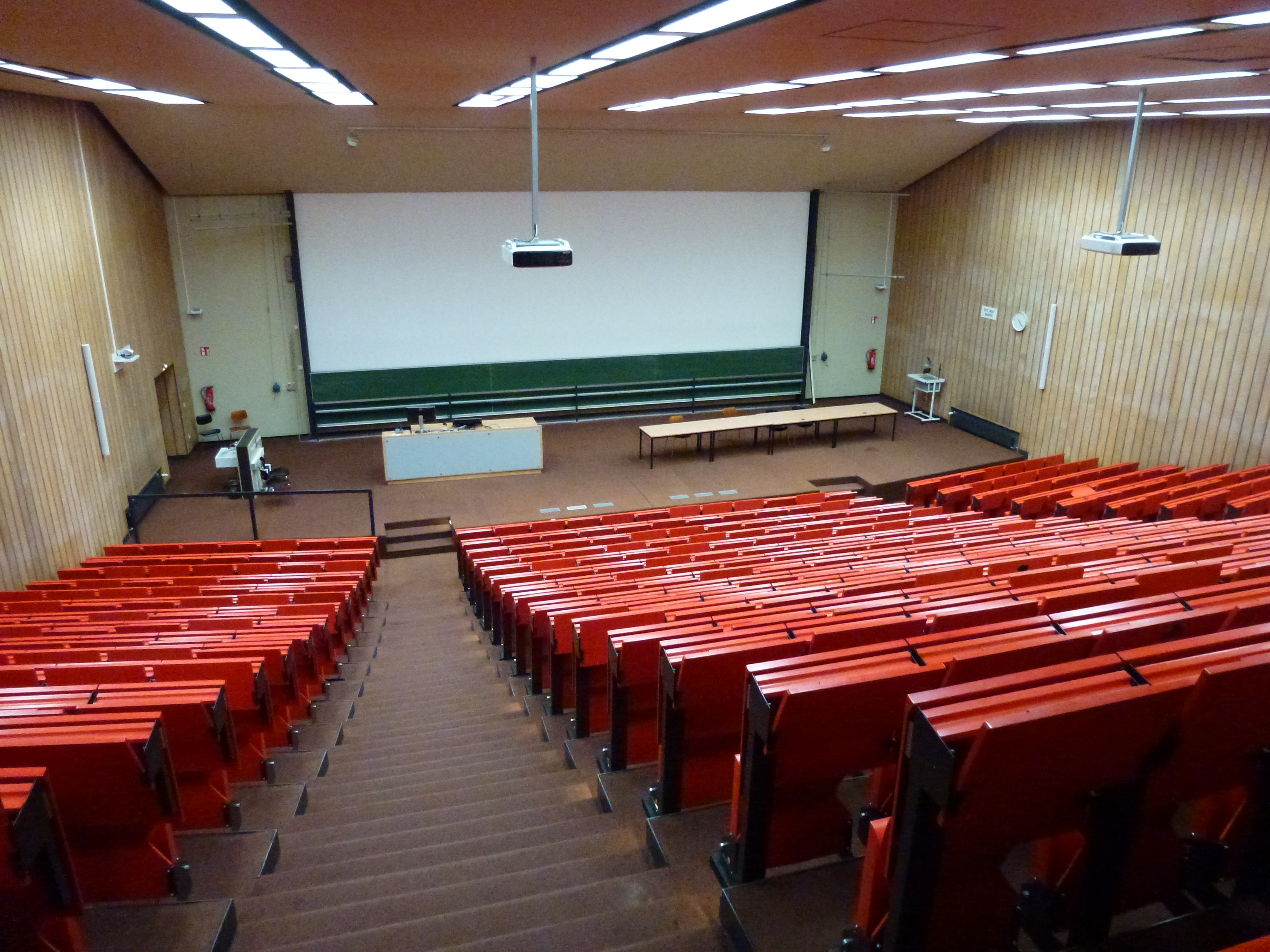 Lecture Hall MN08.
